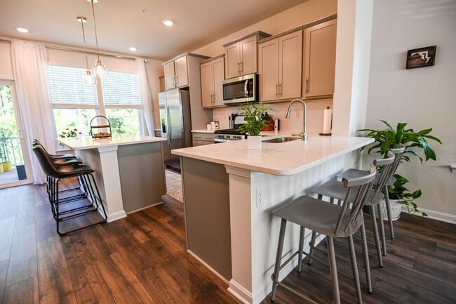Building Photo - Odenton Townhouse