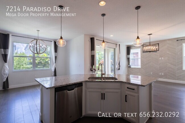 Building Photo - 7214 Paradiso Dr