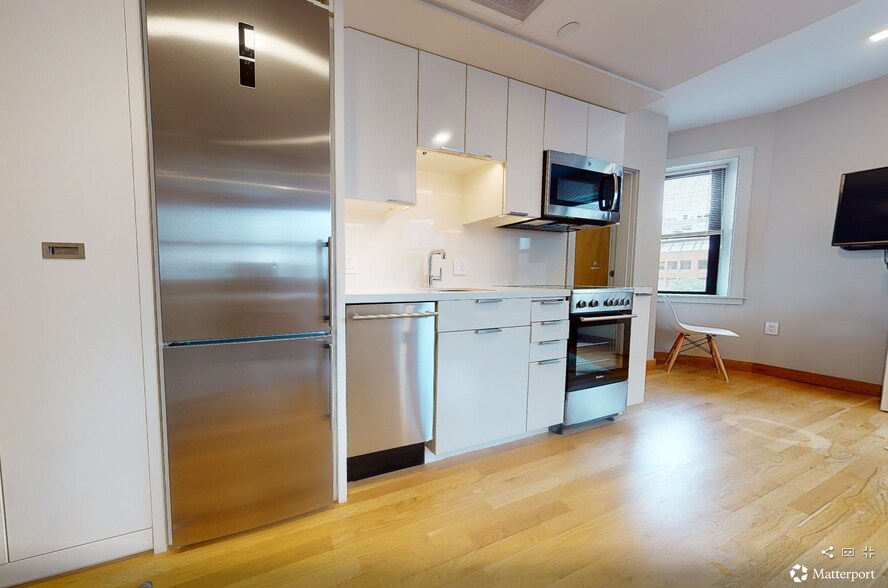 Building Photo - 114 Mount Auburn St