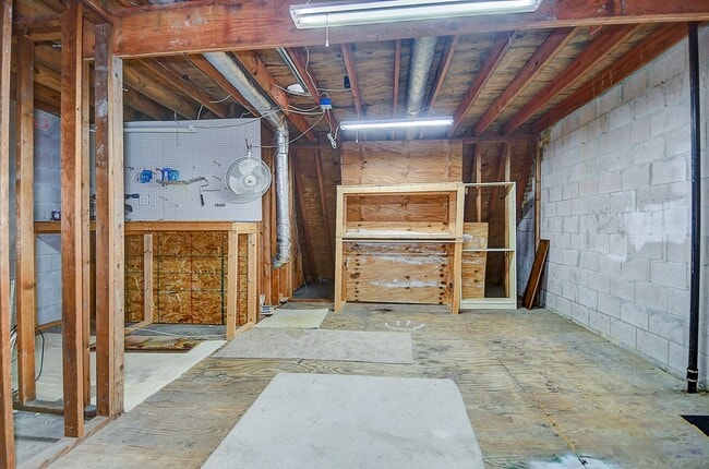 Building Photo - DOWNTOWN NORFOLK TOWNHOUSE