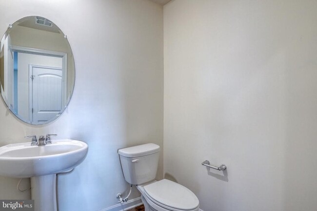 Building Photo - 67 Bostick Ln