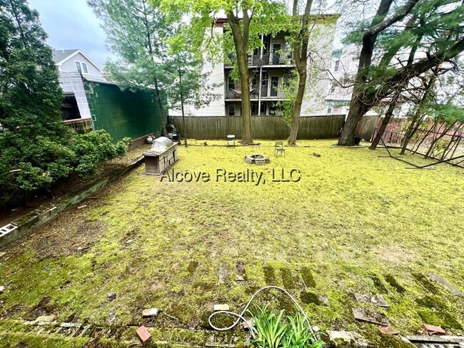 Building Photo - 15 Farragut Ave