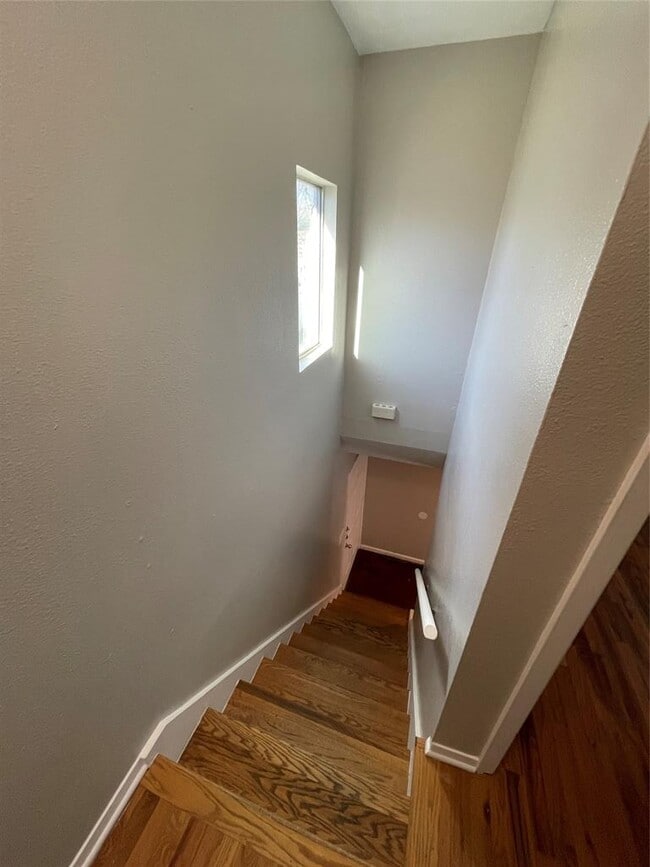 Building Photo - 610 Franklin Blvd