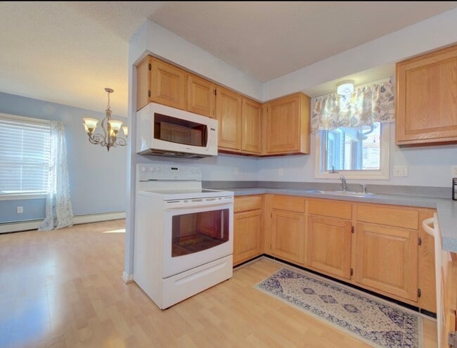 Building Photo - 43 Kingsbury Ln