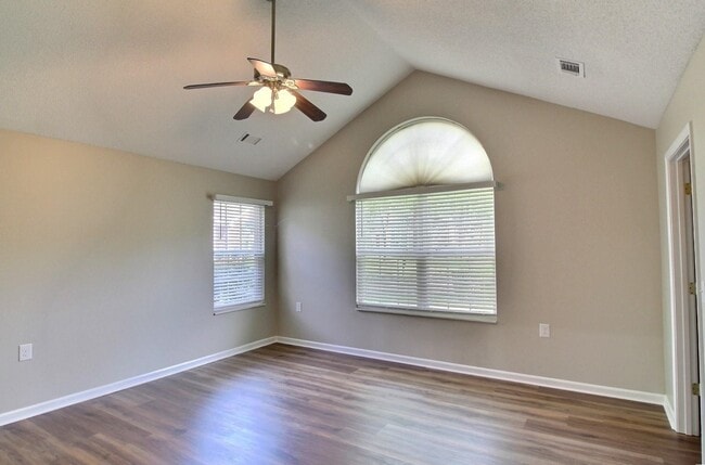 Building Photo - 1125 Oak Timber Cir