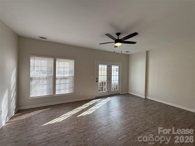 Building Photo - 17632 Delmas Dr