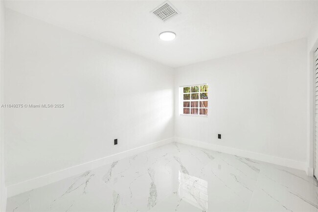 Building Photo - 10520 SW 160th St