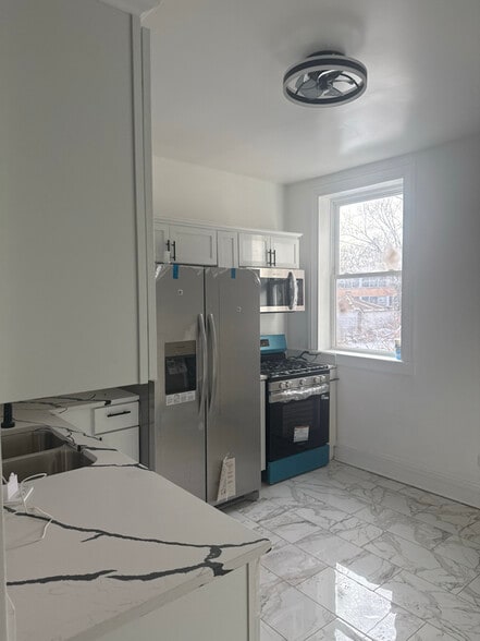 Building Photo - 6716 S Indiana Ave