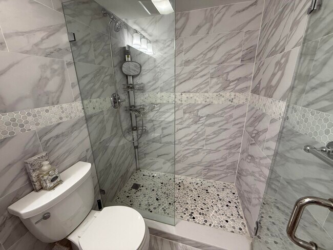 Building Photo - 2788 Tennis Club Dr