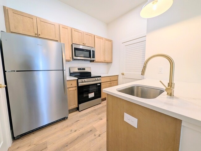 Building Photo - 5900 Fort Ave