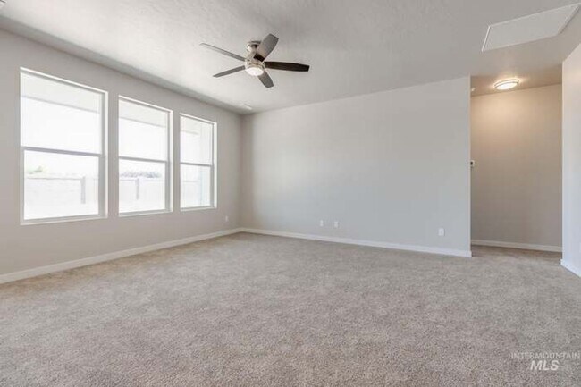 Building Photo - 4 Bed 2 Bath in Meridian with 3 Car Garage
