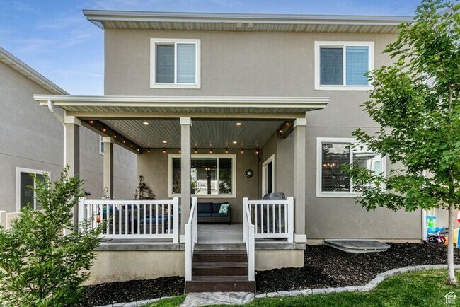 Building Photo - Awesome upgraded House w 2 car attached