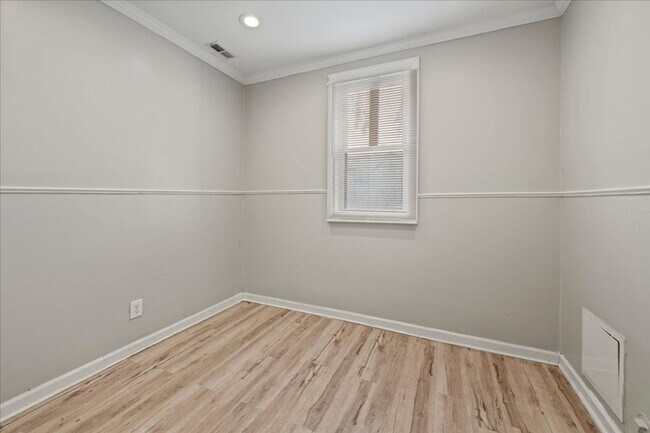 Building Photo - 1622 N Rural St