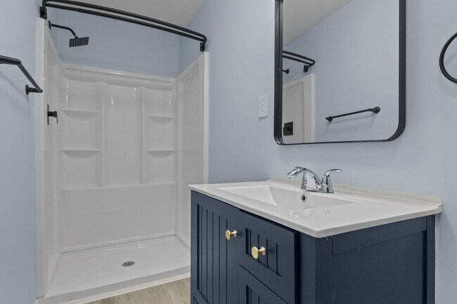 Building Photo - Welcome to the 3 Bed 2 Bath in Fayetteville