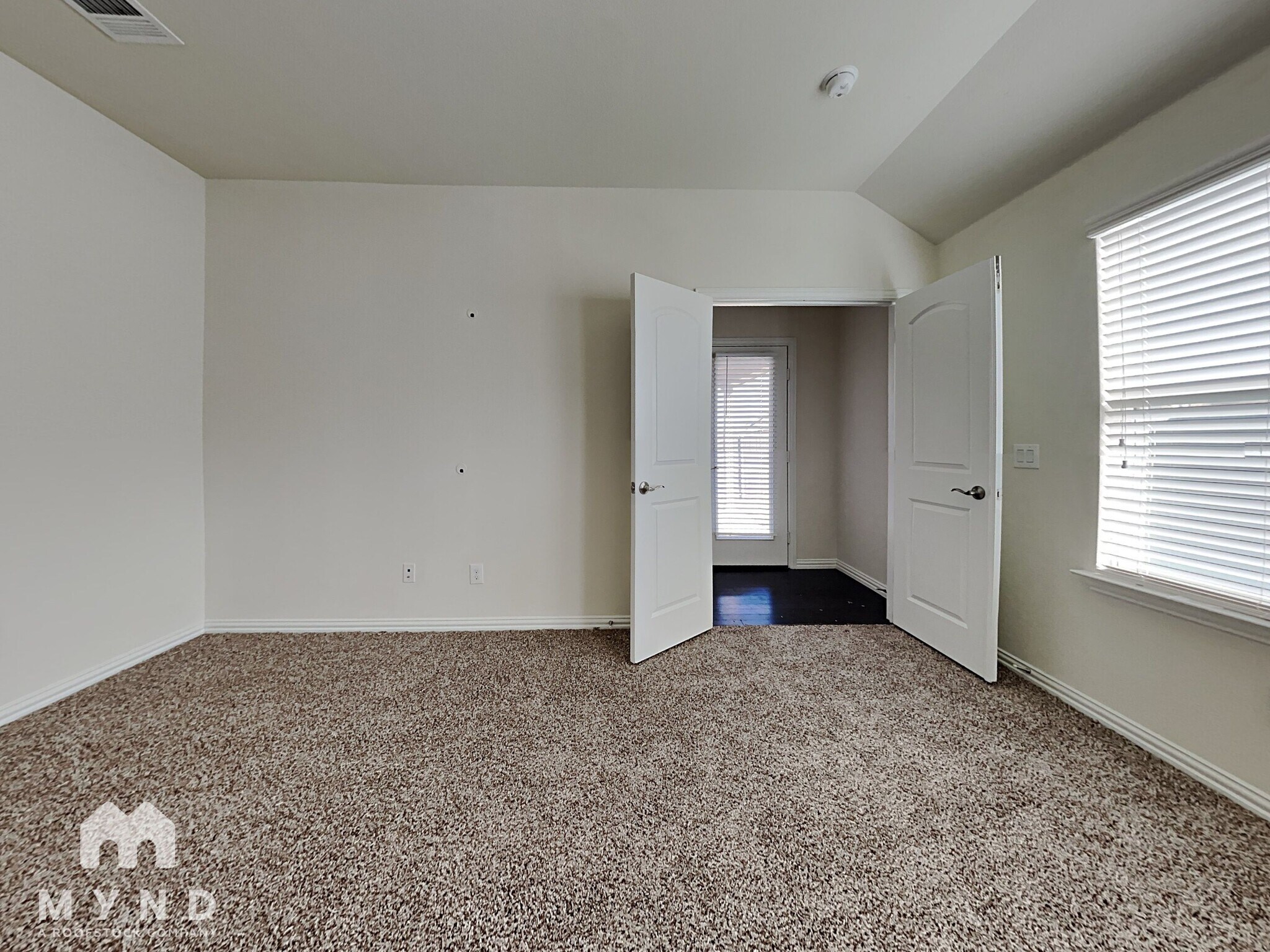 Building Photo - 4916 Meadow Falls Dr