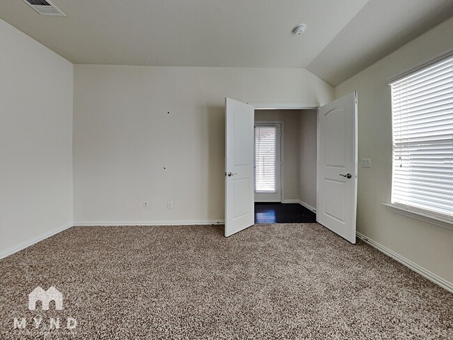 Building Photo - 4916 Meadow Falls Dr