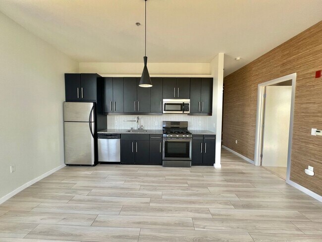 Building Photo - Adeline Place – Modern Comfort & Sophisticated 1 Bed / 1 Bath