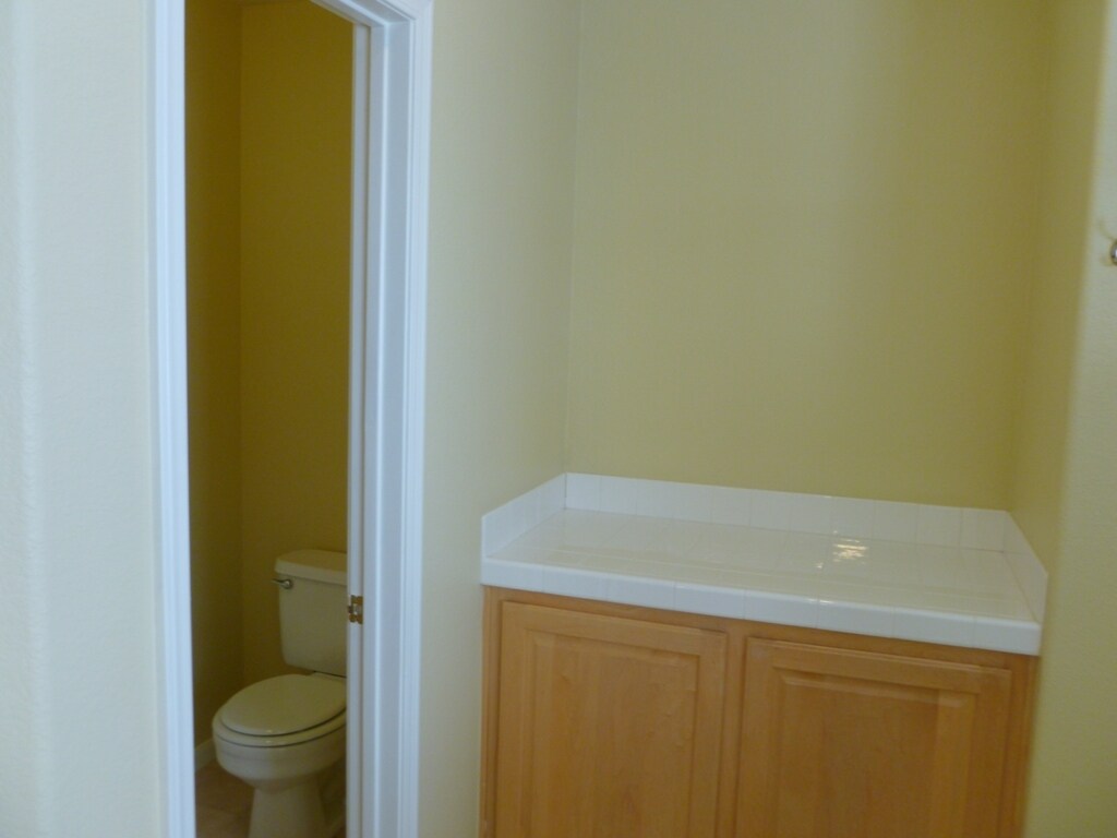 Building Photo - 208 Chaco Canyon Dr