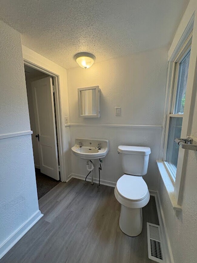 Building Photo - Work Duplex 360 Holdings