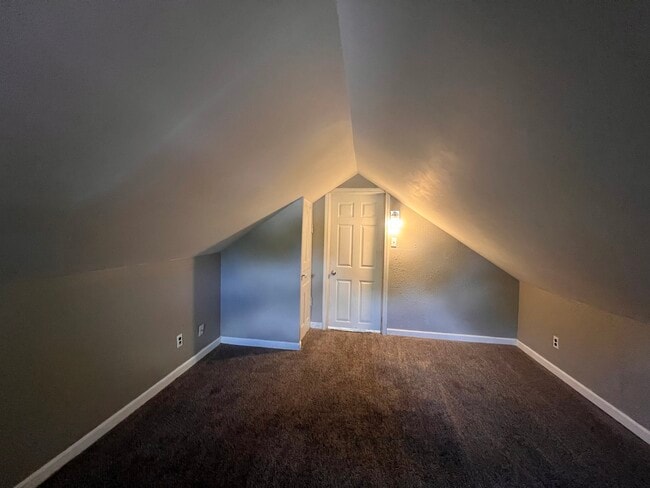 Building Photo - 2634 N Michigan Ave