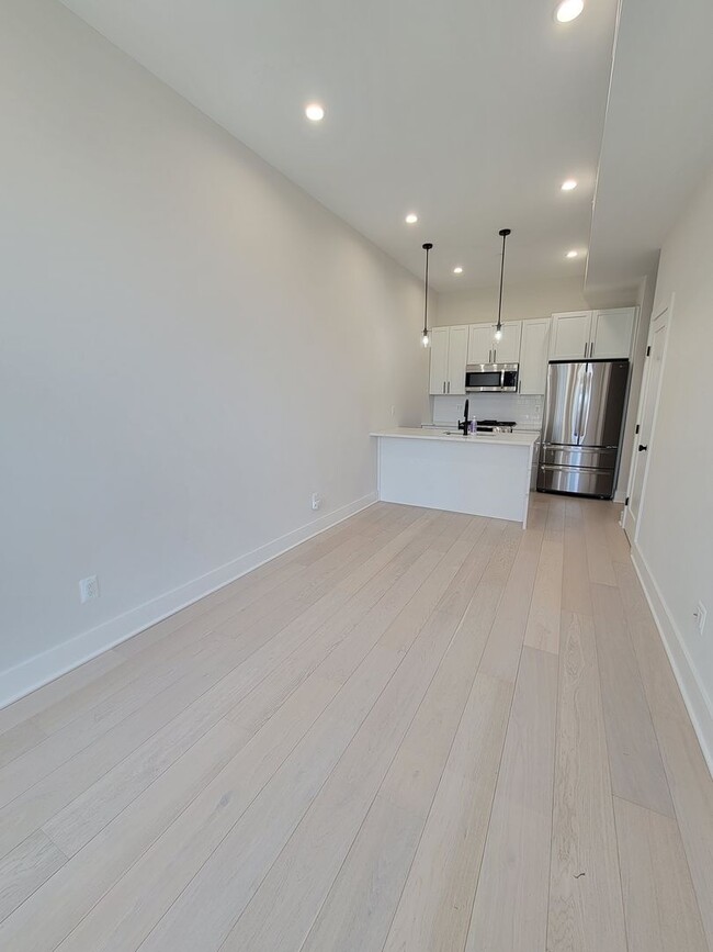 Building Photo - Stunning modern 2BR 2,5 BATH in Petworth