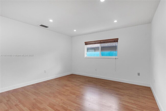 Building Photo - 11728 SW 97th St