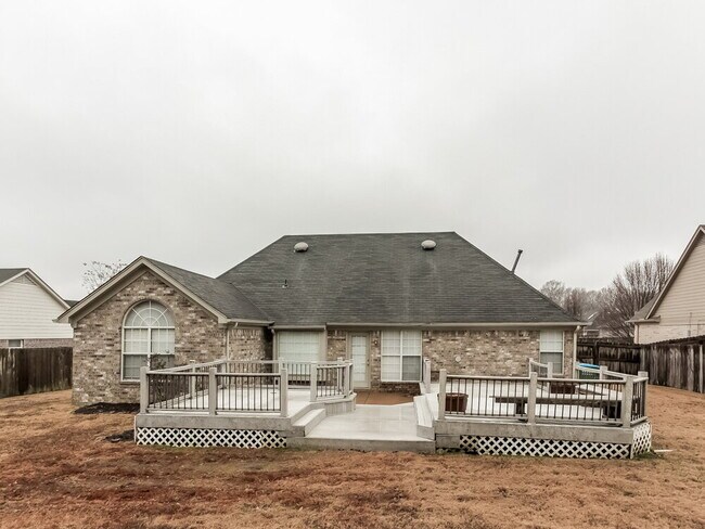 Building Photo - 5408 Hidden Meadows Dr