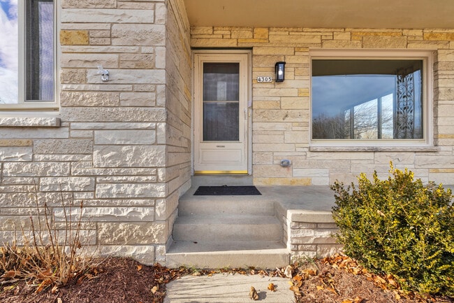 Building Photo - 4305 S Iowa Ave