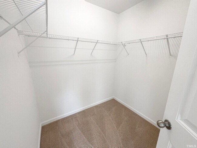 Building Photo - 3 Bedroom 2.5 Bathroom End Unit Townhome w/ 1 car garage, fenced in backyard in Flowers Plantatio...