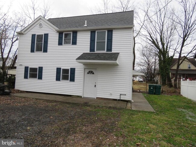 Building Photo - 1060 Elwood Ave