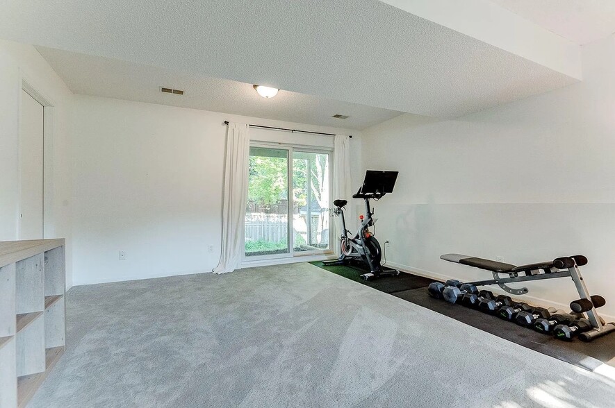 Building Photo - 13956 Brunswick Ave S