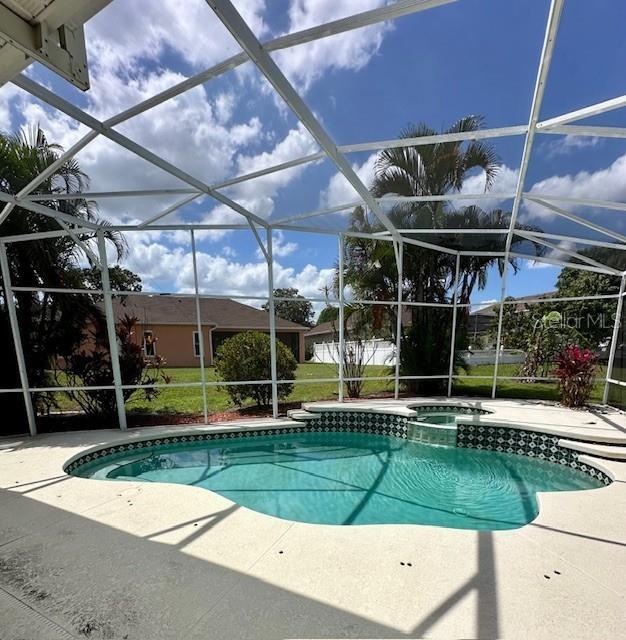 Building Photo - 10274 Cove Lake Dr