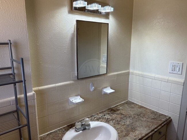 Building Photo - 1501 Richard Dr