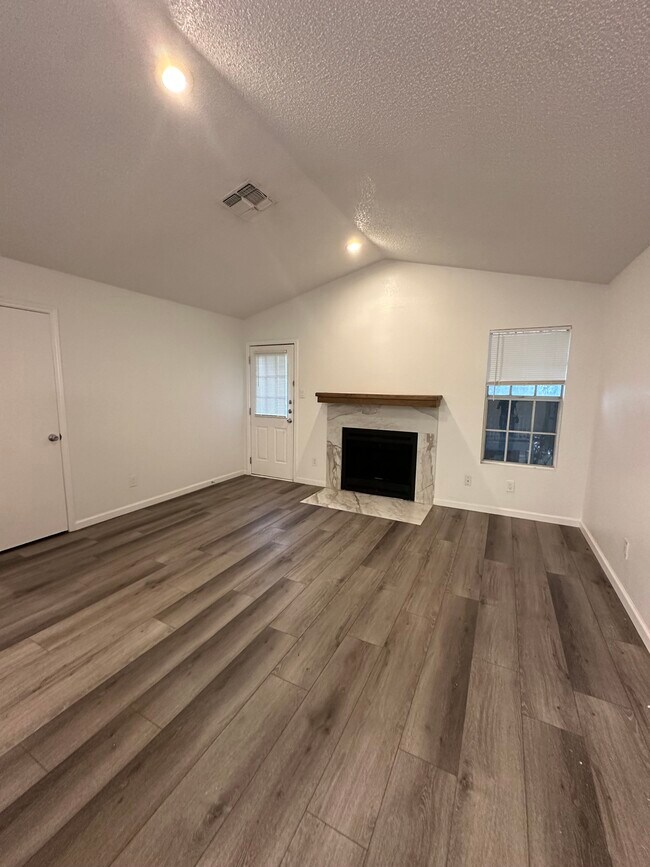 Building Photo - 4204 Duval Rd