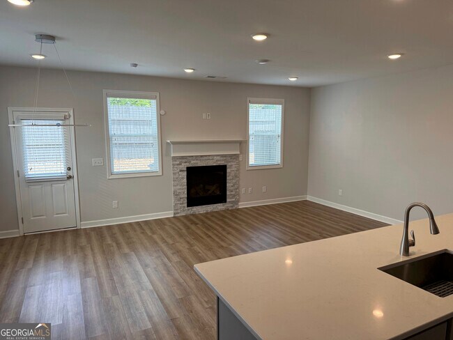 Building Photo - 3614 Silvery Wy
