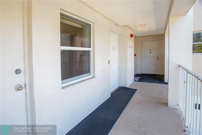 Building Photo - 2600 S Course Dr