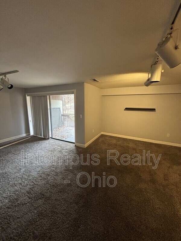 Building Photo - 4994 Wintersong Ln