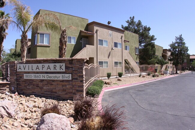 Building Photo - A Spacious and Stylish 2 Bed / 2 Ba Condo Gated Community