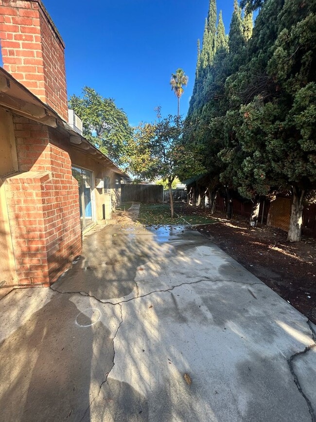 Building Photo - Single Story Home