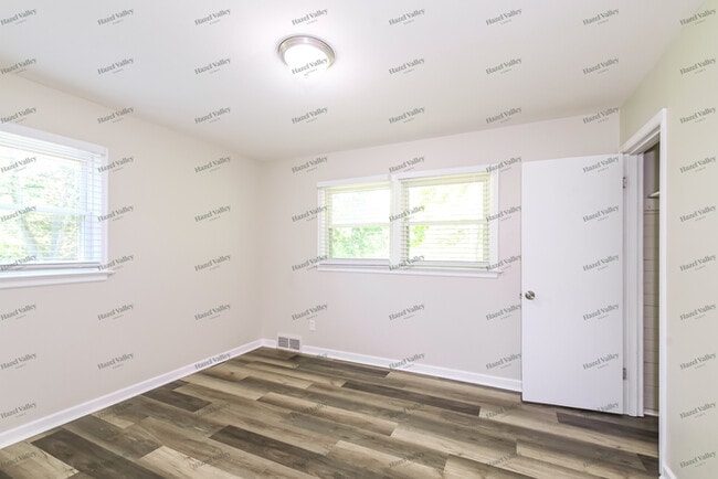 Building Photo - 265 St Patrick Ln