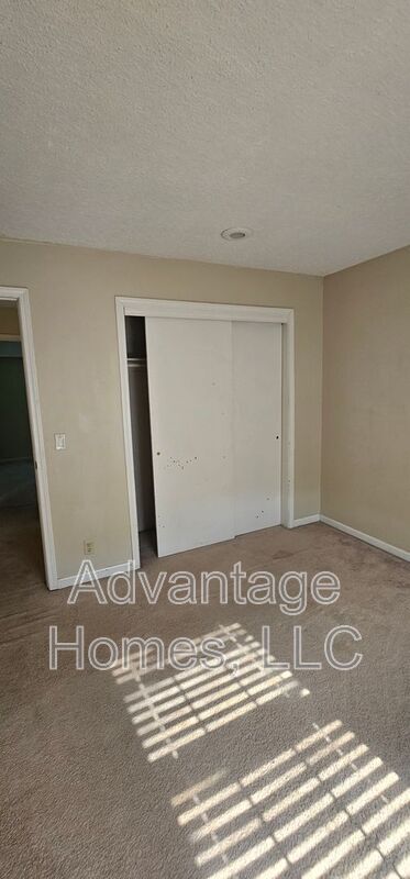 Building Photo - 10832 Haskins St