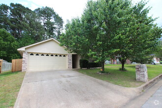 Building Photo - 4 Bedroom, 2 Bathroom Home in Flint!