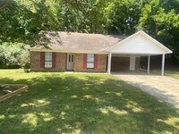 Building Photo - 309 Colonial Dr