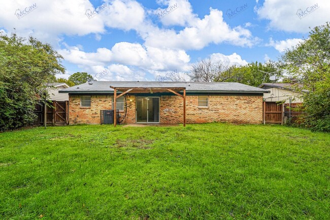 Building Photo - Great 3/1.5/1 Home in Balch Springs!