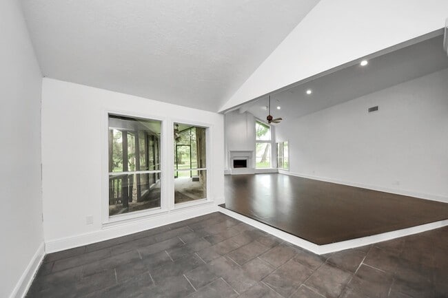 Building Photo - 4126 Pecan Bend Dr