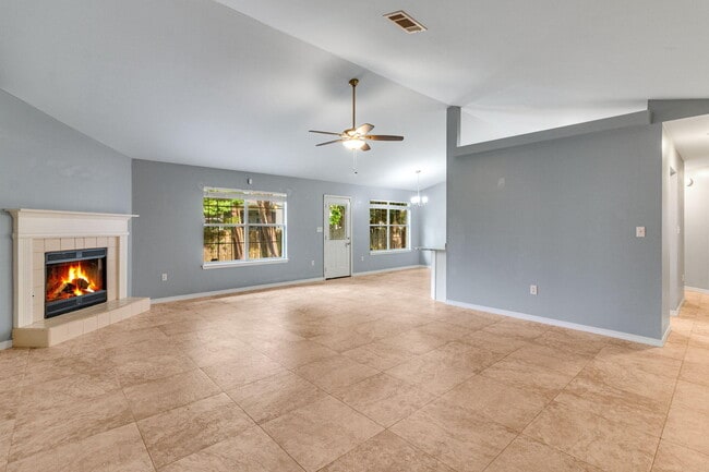 Building Photo - 210 S Shore Dr