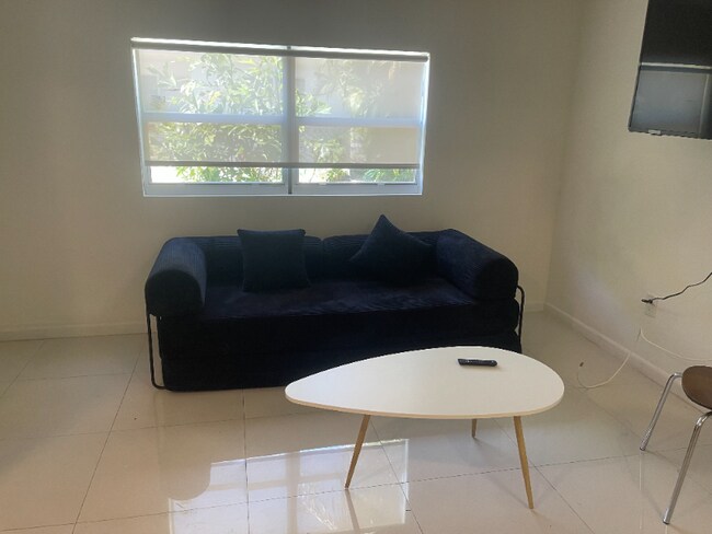 Building Photo - 18 NW 45th St