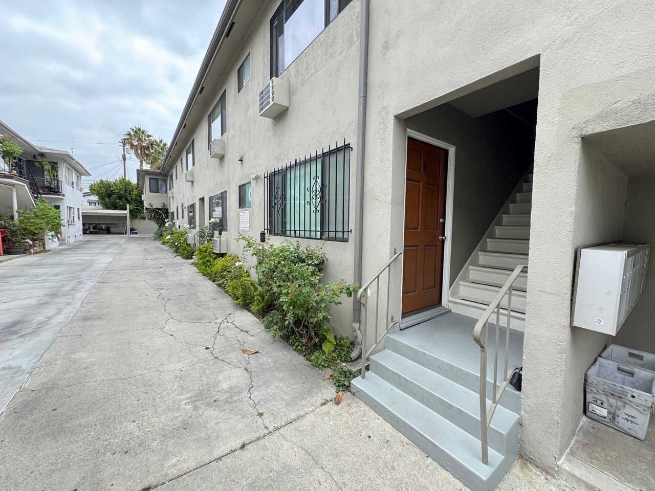 Building Photo - 600 N Sweetzer Ave