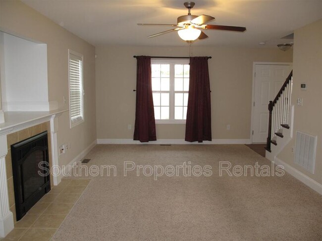 Building Photo - 39 Tory Ct