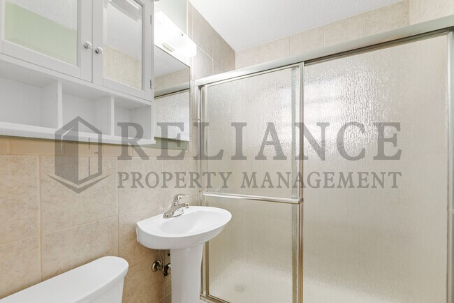 Building Photo - 2310 S Vine St